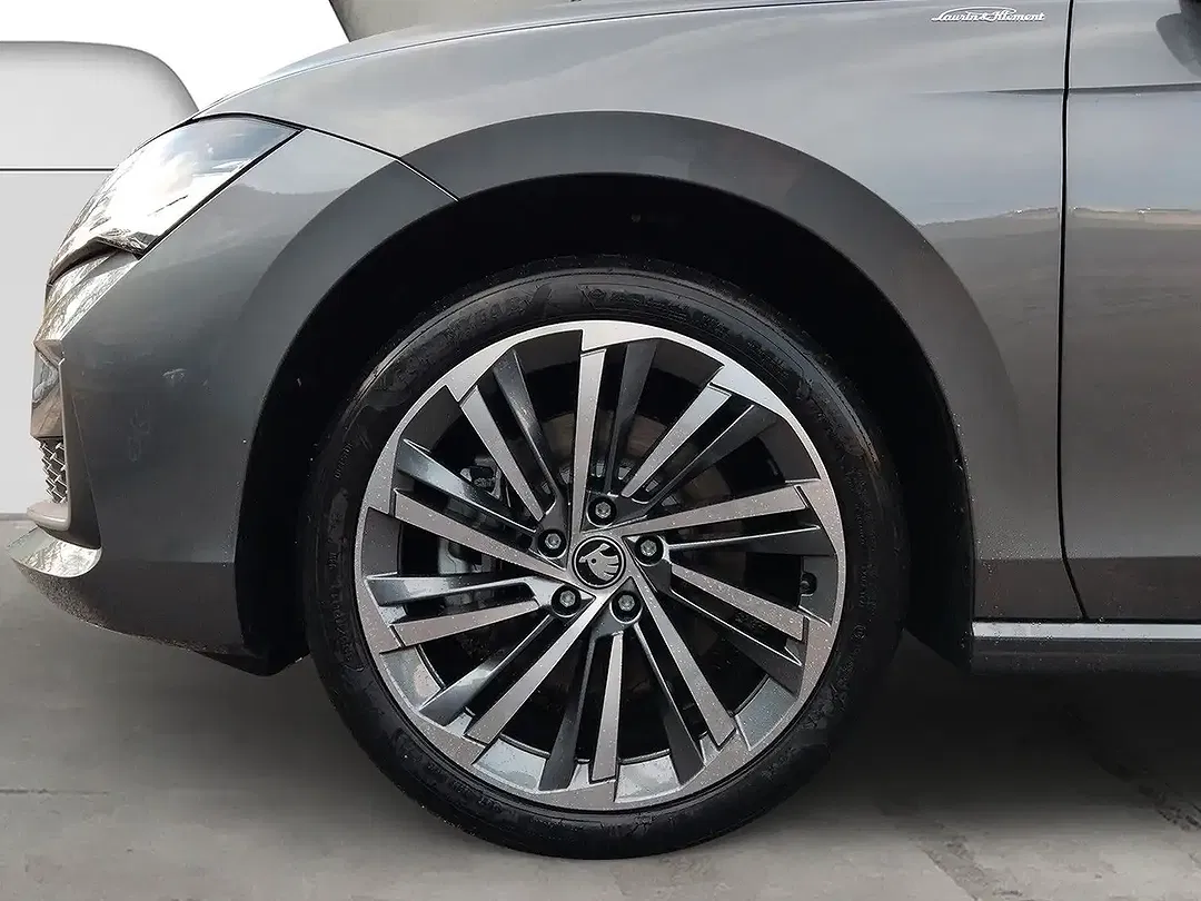 Skoda Superb - Thumbnail 10