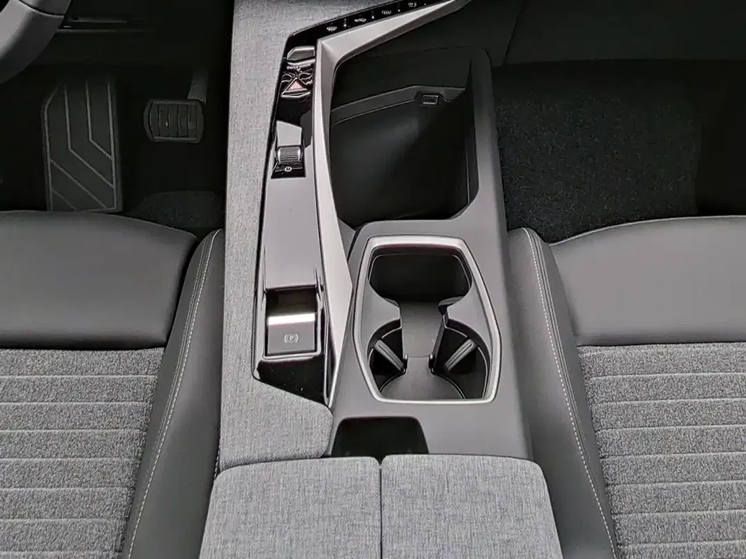 Peugeot 5008 - Thumbnail 12