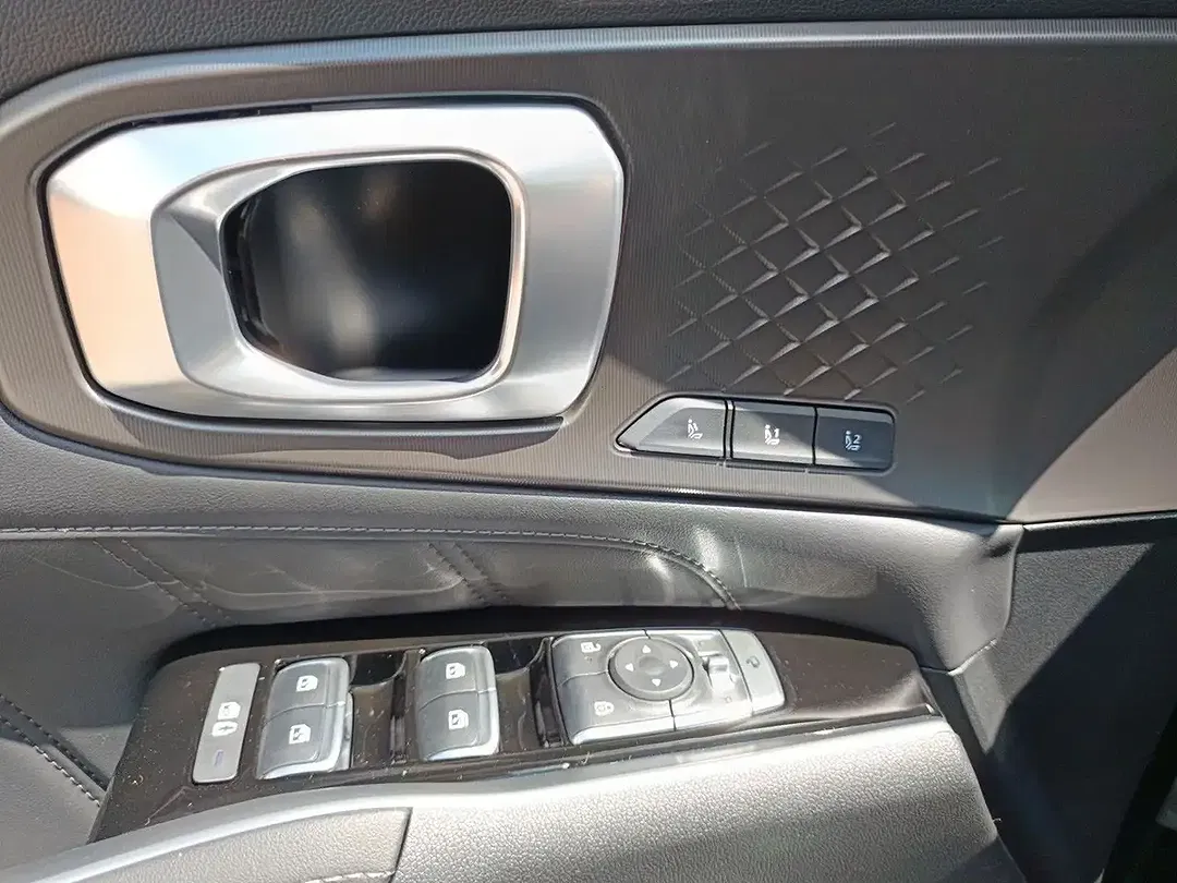 Kia Sorento - Thumbnail 8