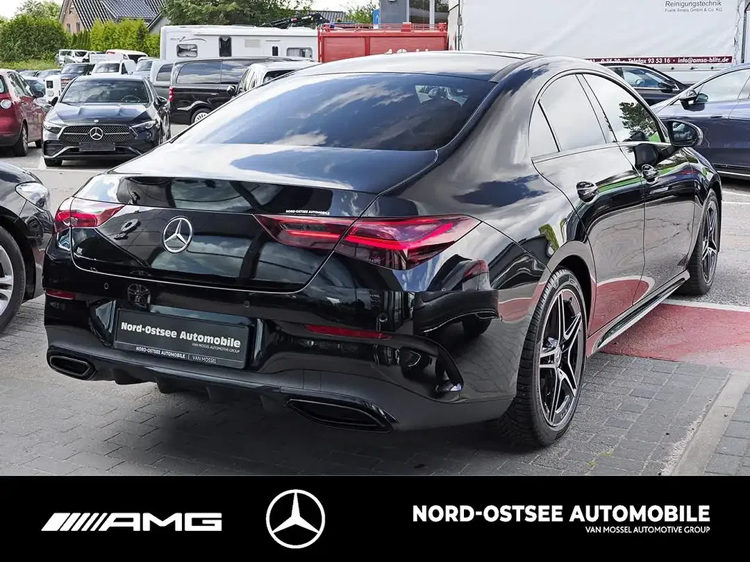Mercedes-Benz CLA 200 - Thumbnail 4