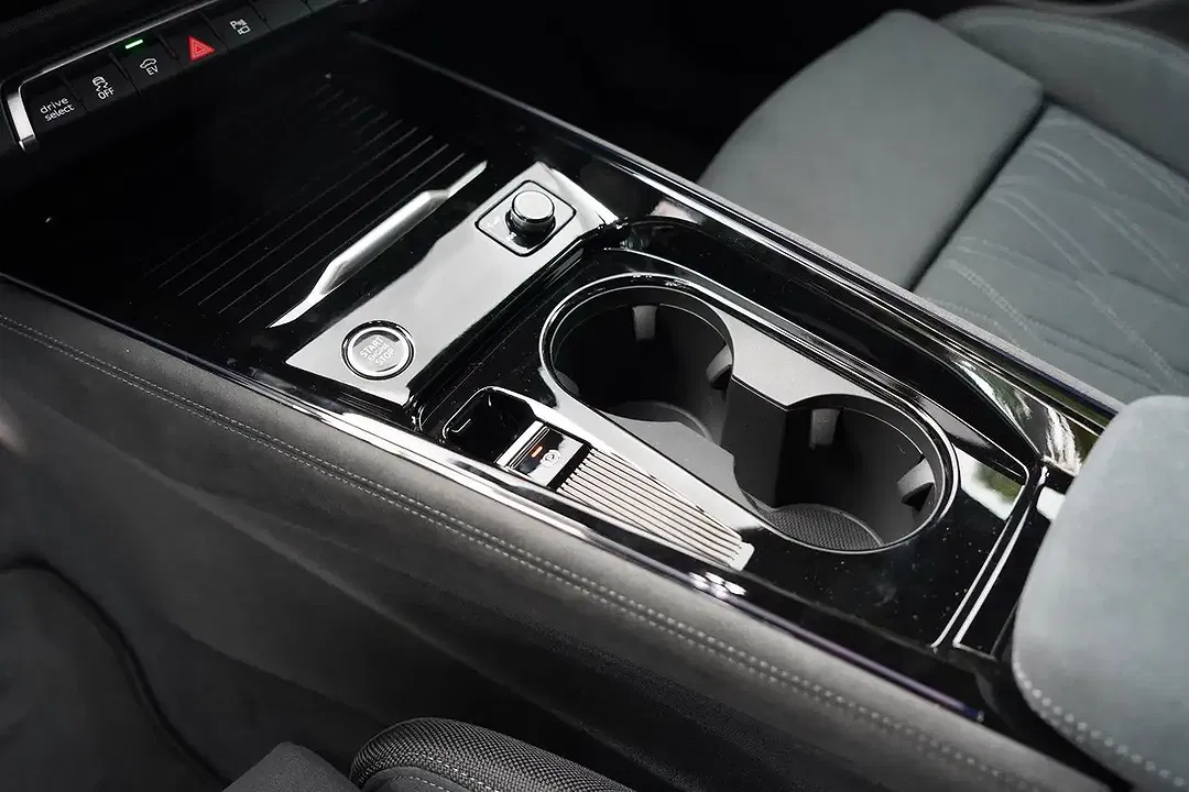 Audi Q3 - Thumbnail 10