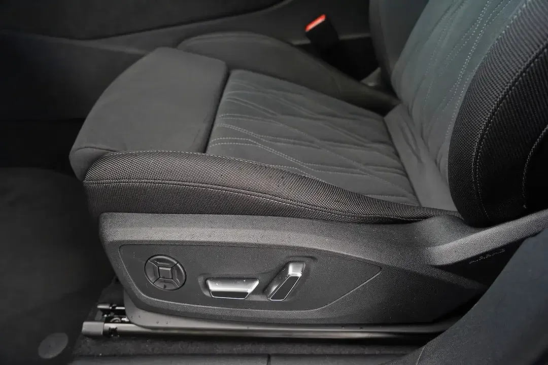 Audi Q3 - Thumbnail 12