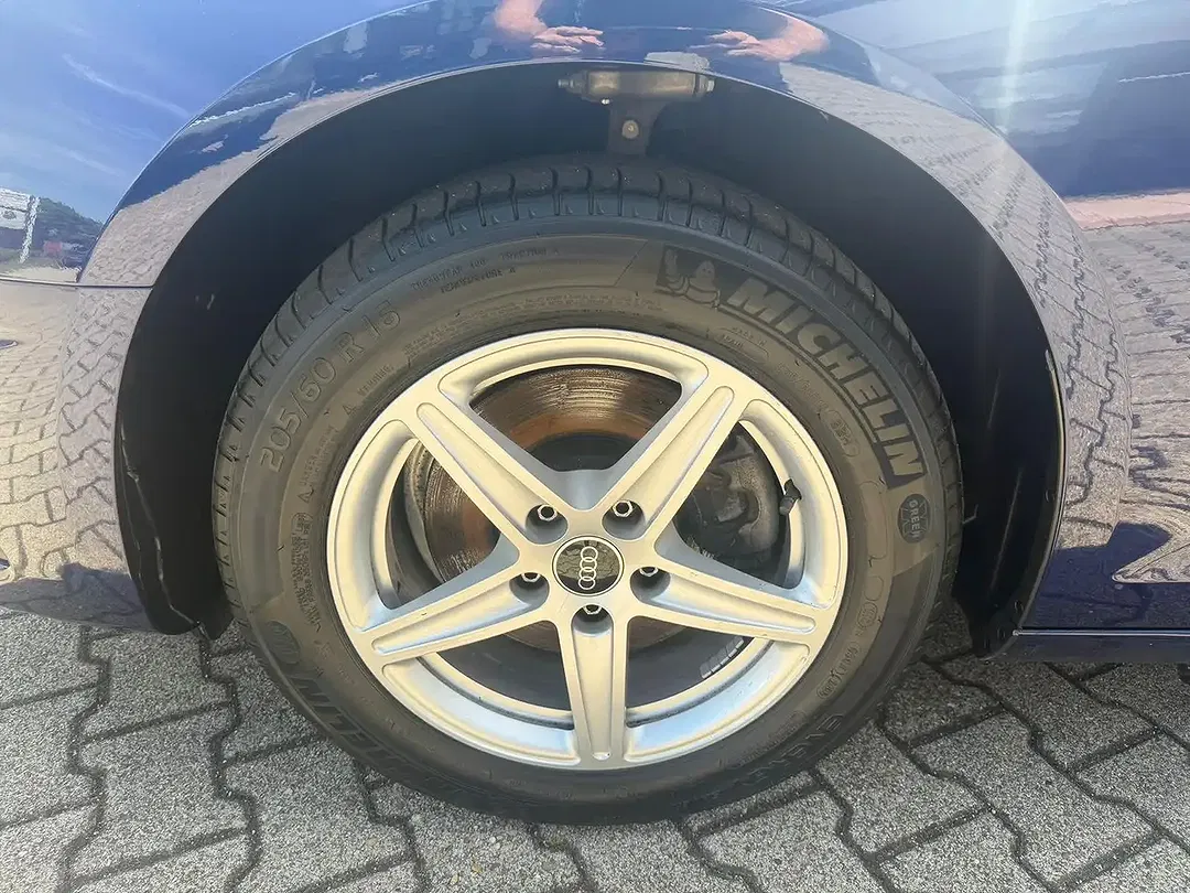 Audi A4 - Thumbnail 10