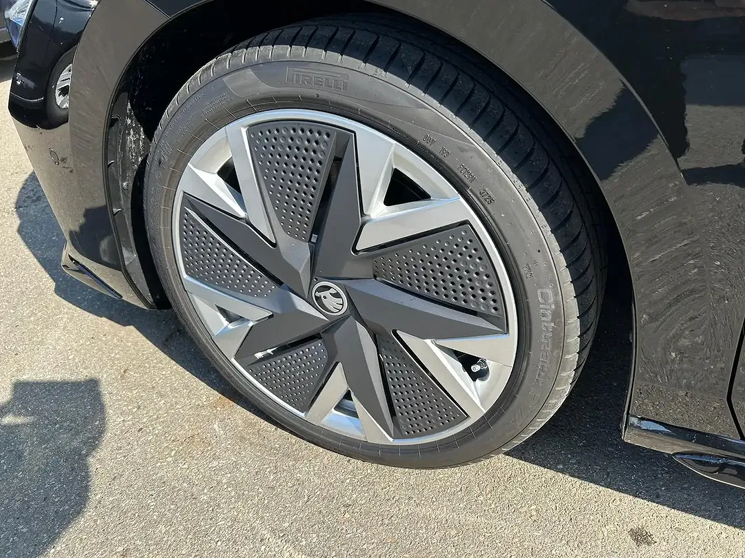 Skoda Superb - Thumbnail 4