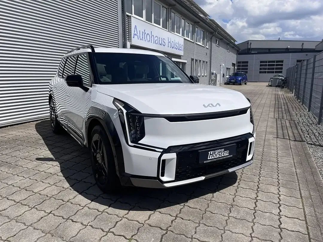Kia EV9 - Thumbnail 2