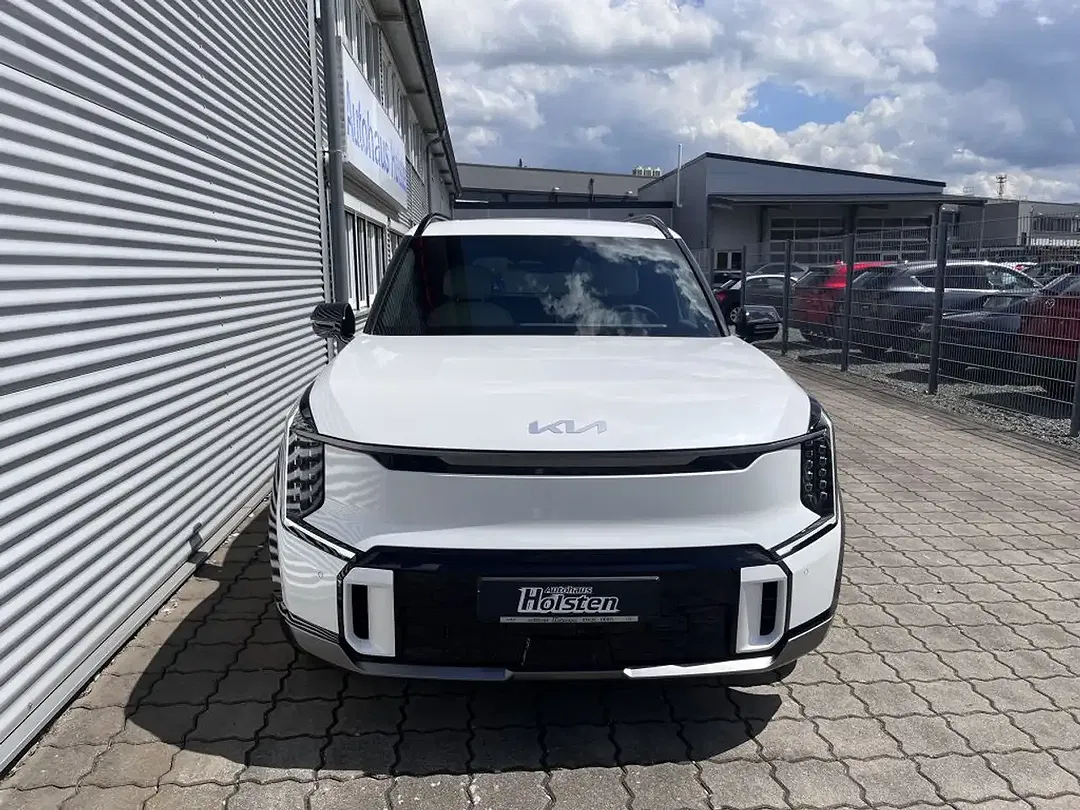 Kia EV9 - Thumbnail 3