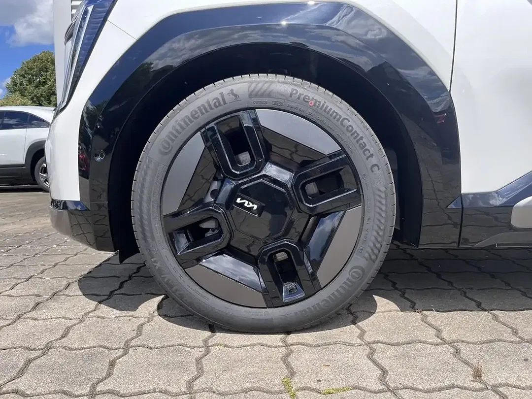 Kia EV9 - Thumbnail 7