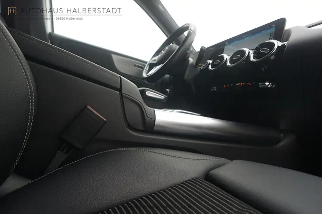 Mercedes-Benz B 200 - Thumbnail 10