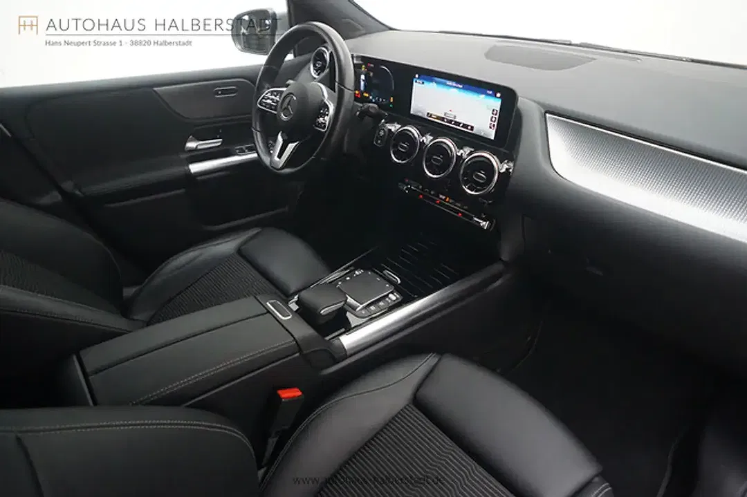 Mercedes-Benz B 200 - Thumbnail 11