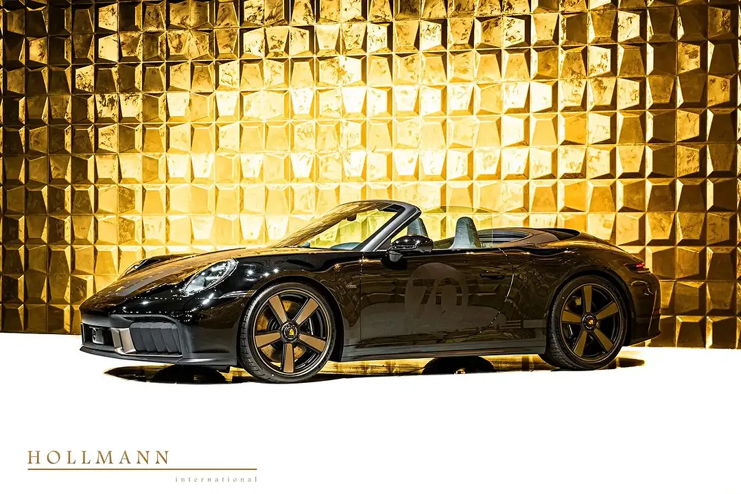 Porsche 992 - Thumbnail 3