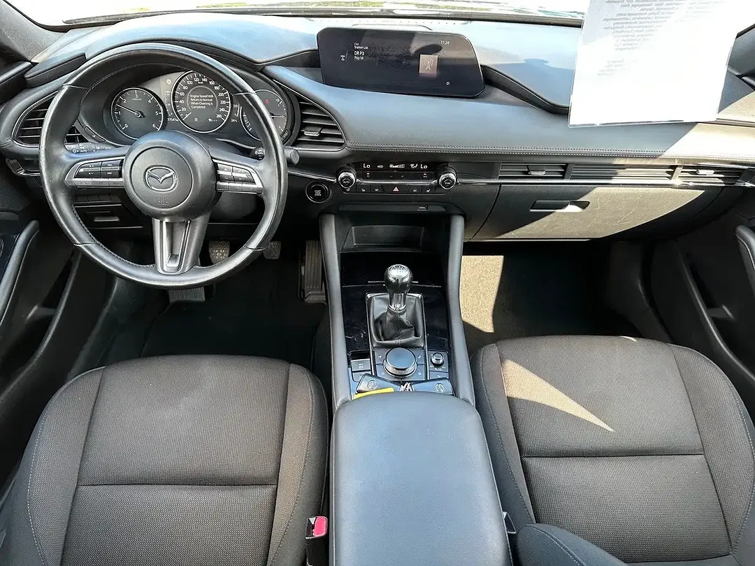 Mazda 3 - Thumbnail 10