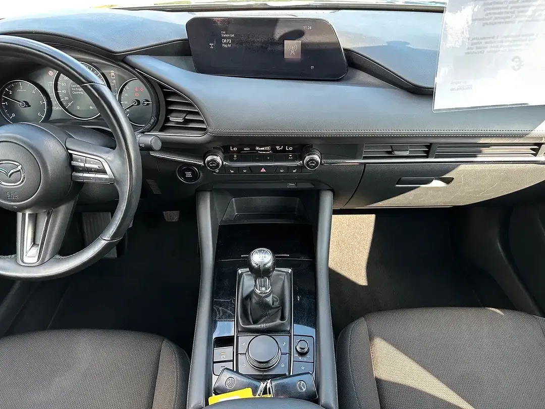 Mazda 3 - Thumbnail 11