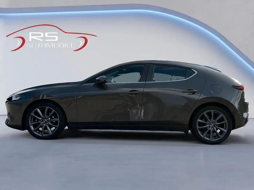 Mazda 3 - Thumbnail 2