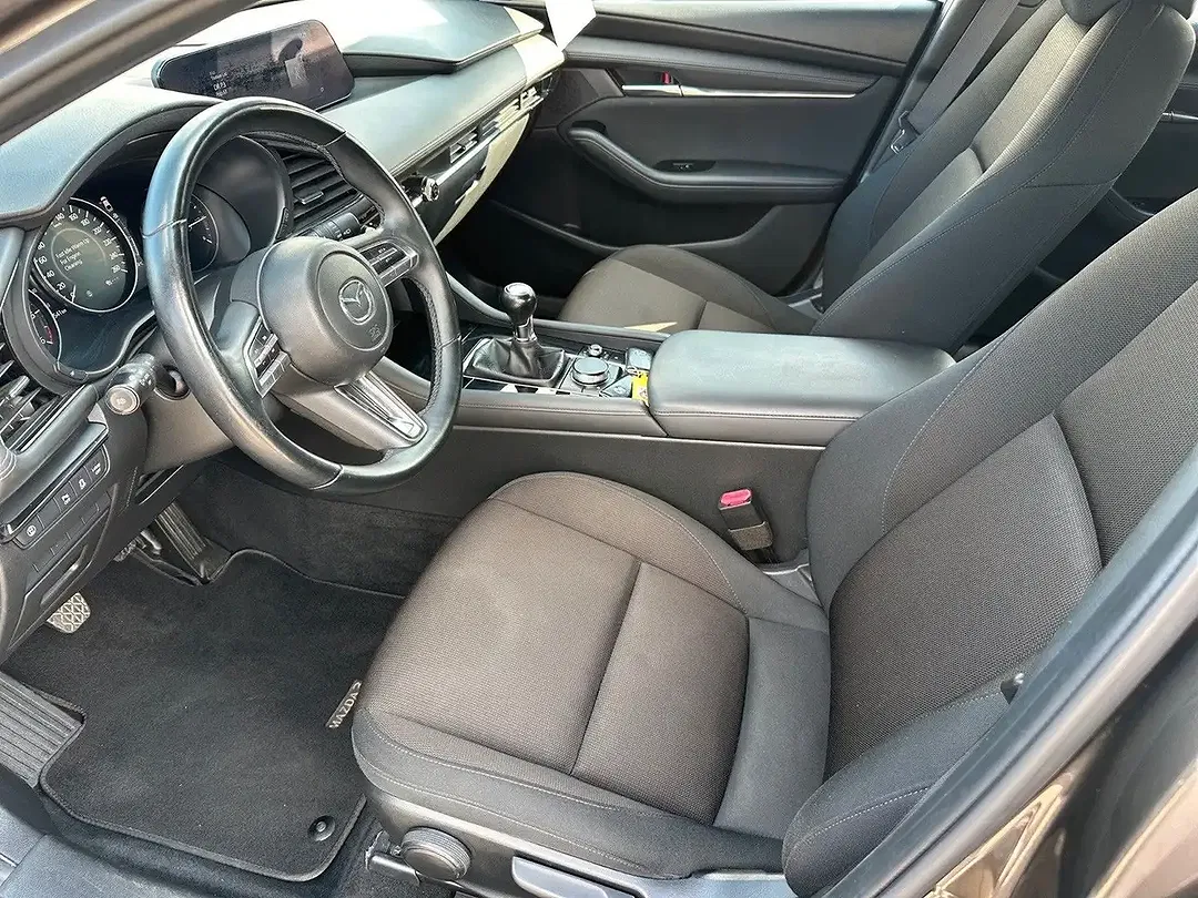 Mazda 3 - Thumbnail 9