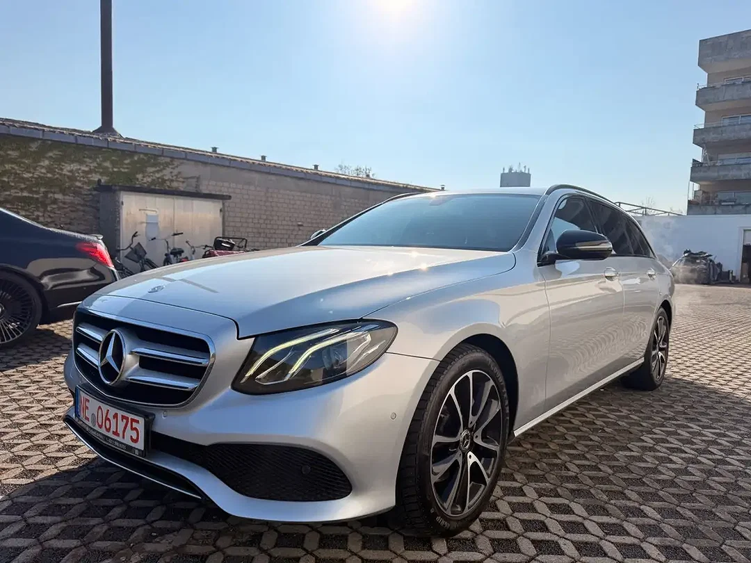 Mercedes-Benz E 200 - Afbeelding 1