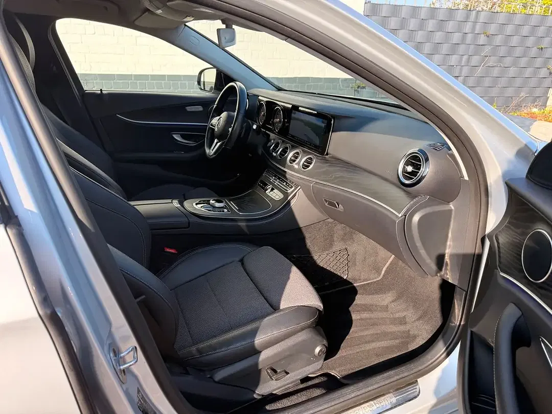 Mercedes-Benz E 200 - Thumbnail 13