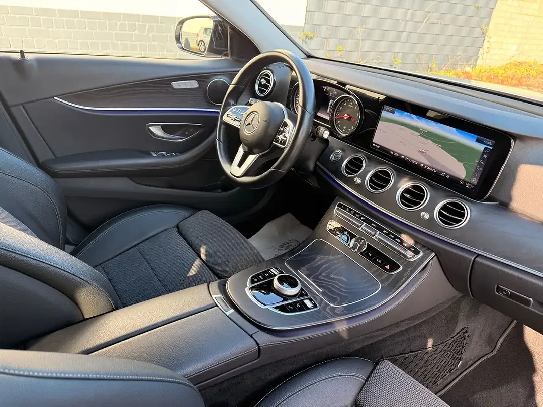 Mercedes-Benz E 200 - Thumbnail 14