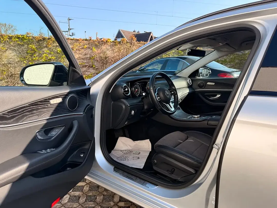 Mercedes-Benz E 200 - Thumbnail 9