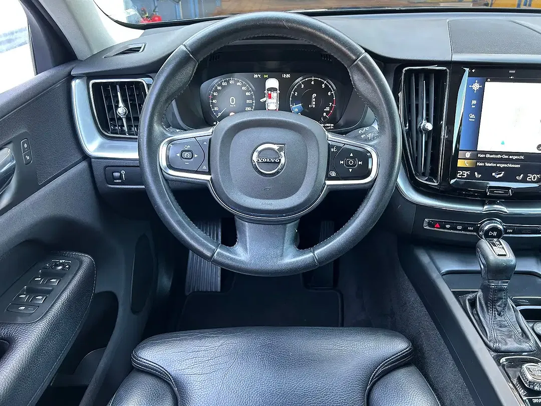 Volvo XC60 - Thumbnail 11