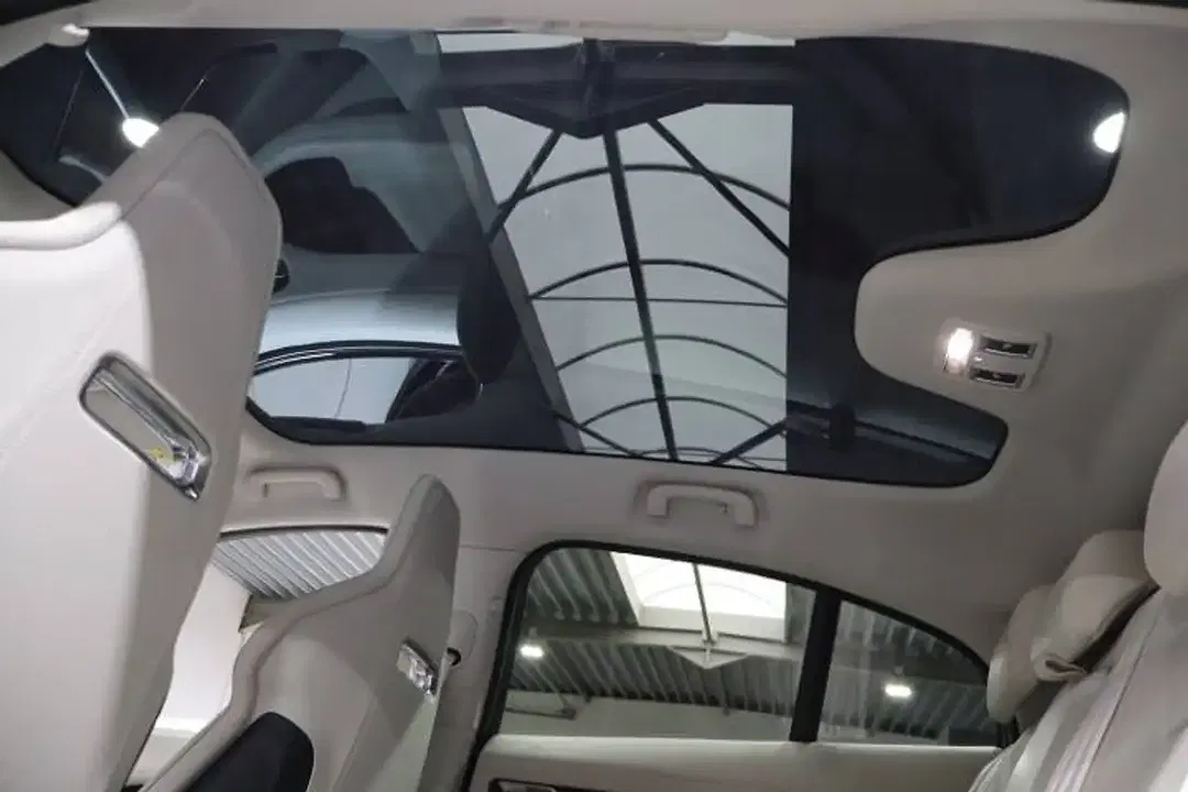 Jaguar I-Pace - Thumbnail 11