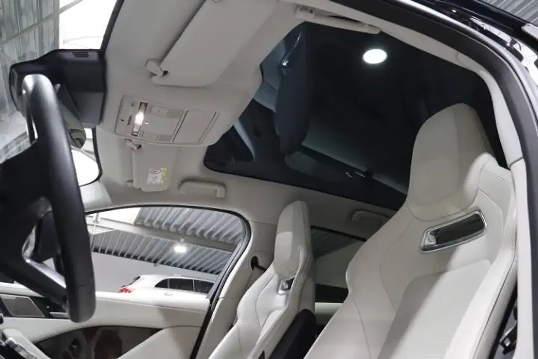 Jaguar I-Pace - Thumbnail 17