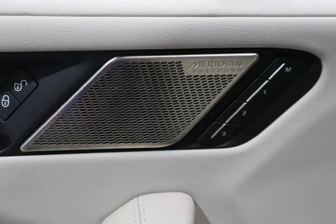 Jaguar I-Pace - Thumbnail 19