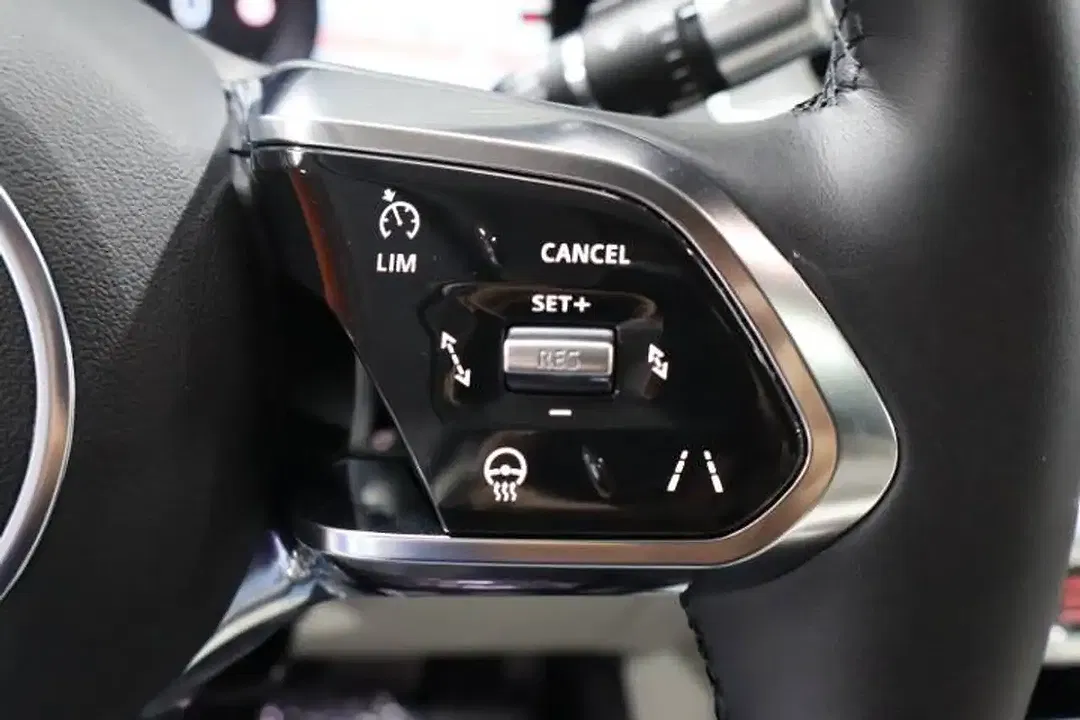 Jaguar I-Pace - Thumbnail 20