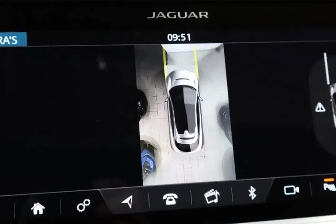 Jaguar I-Pace - Thumbnail 22