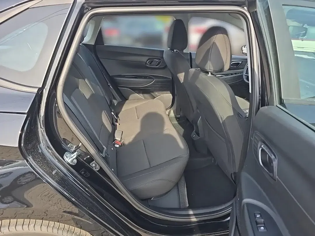 Hyundai i20 - Thumbnail 13