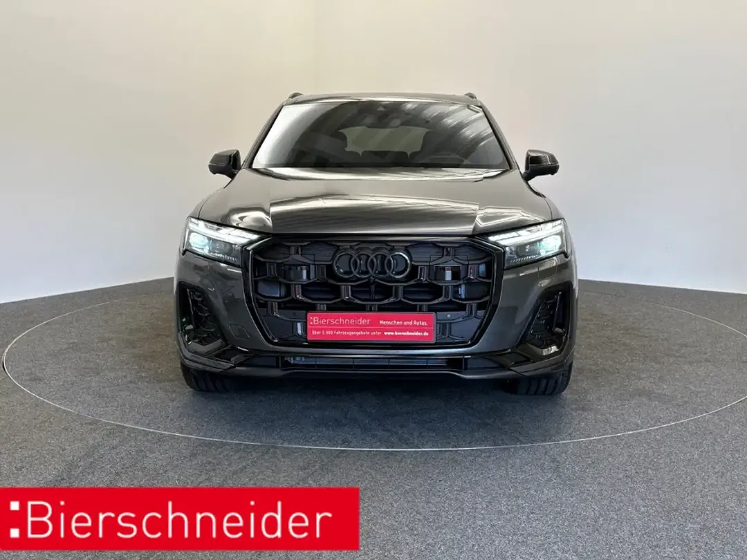 Audi Q7 - Thumbnail 3