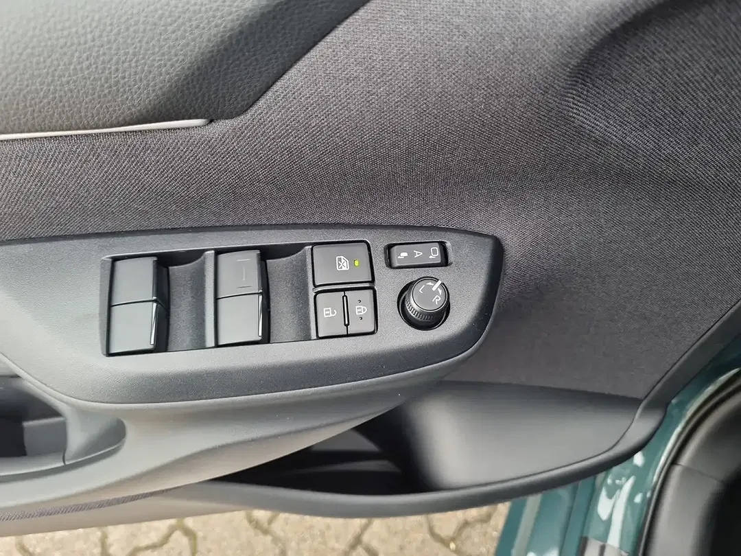 Mazda 2 - Thumbnail 12