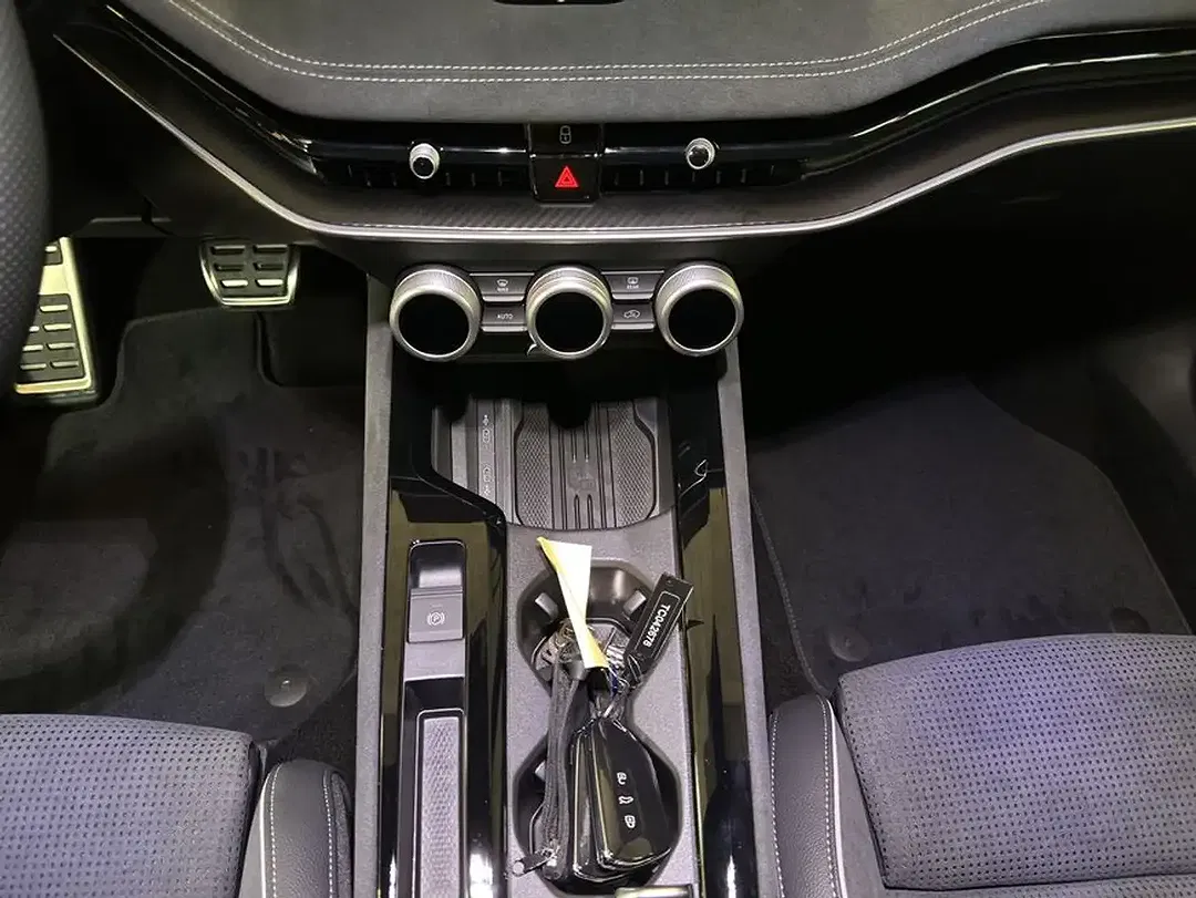 Skoda Superb - Thumbnail 13