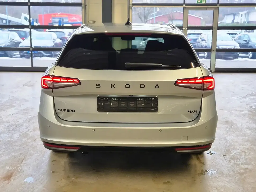 Skoda Superb - Thumbnail 6