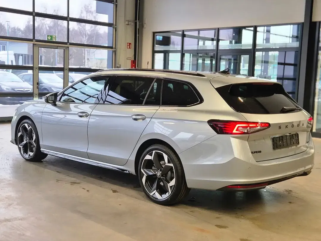 Skoda Superb - Thumbnail 7