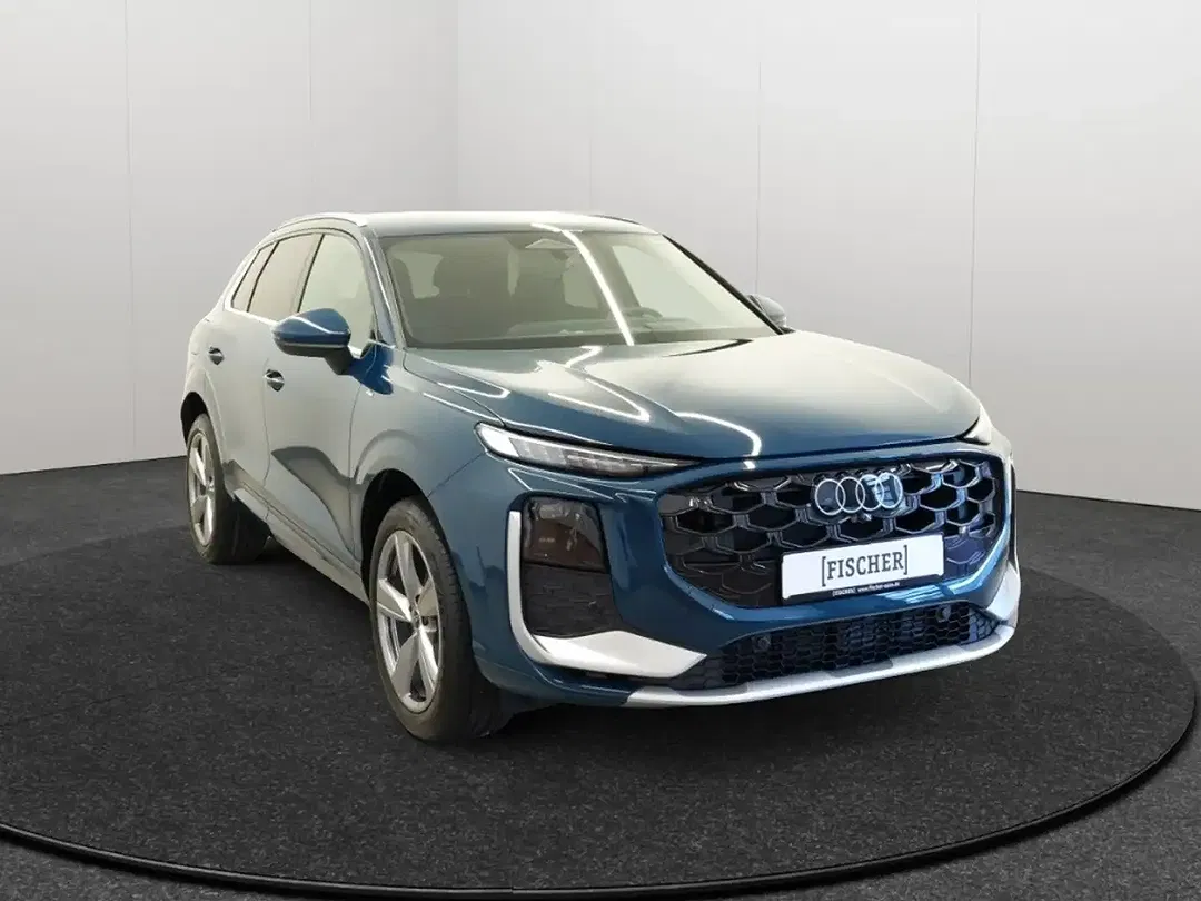 Audi Q3 - Thumbnail 3