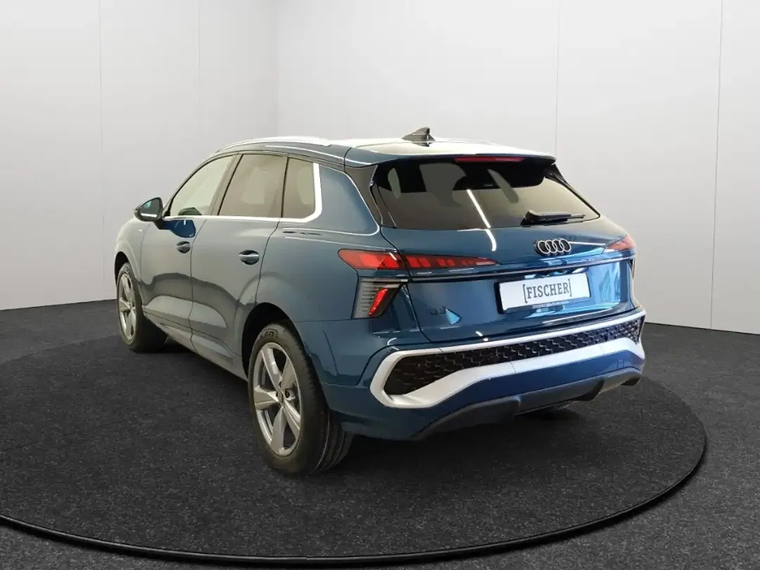 Audi Q3 - Thumbnail 4