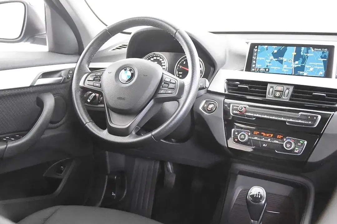BMW X1 - Thumbnail 11