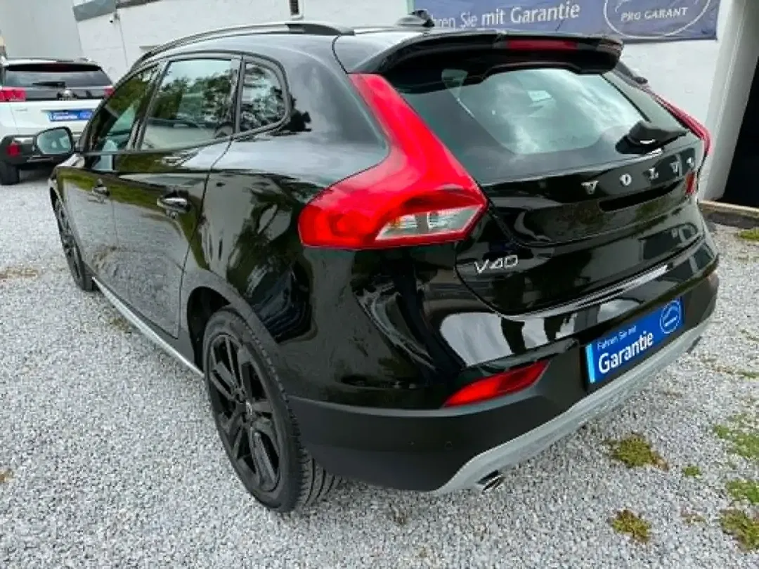 Volvo V40 - Thumbnail 4