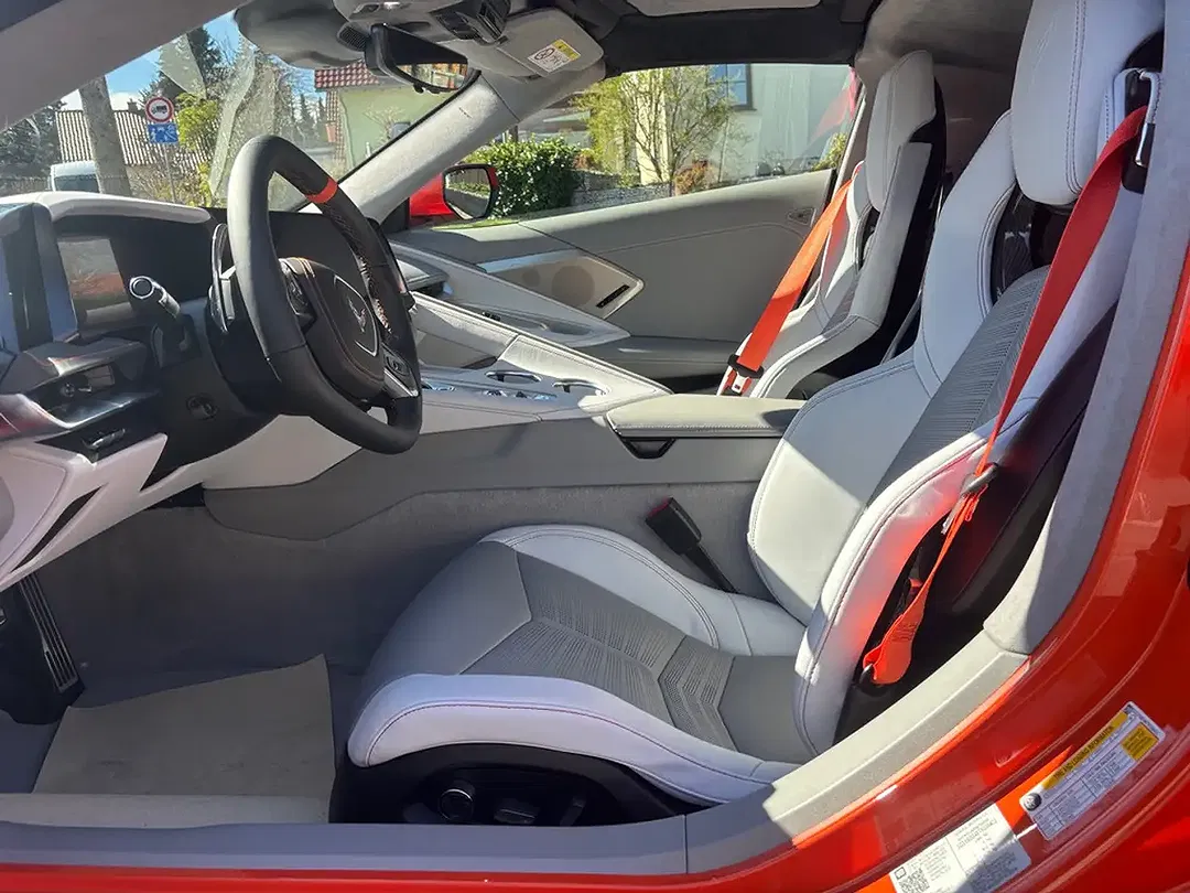 Corvette C8 - Thumbnail 8