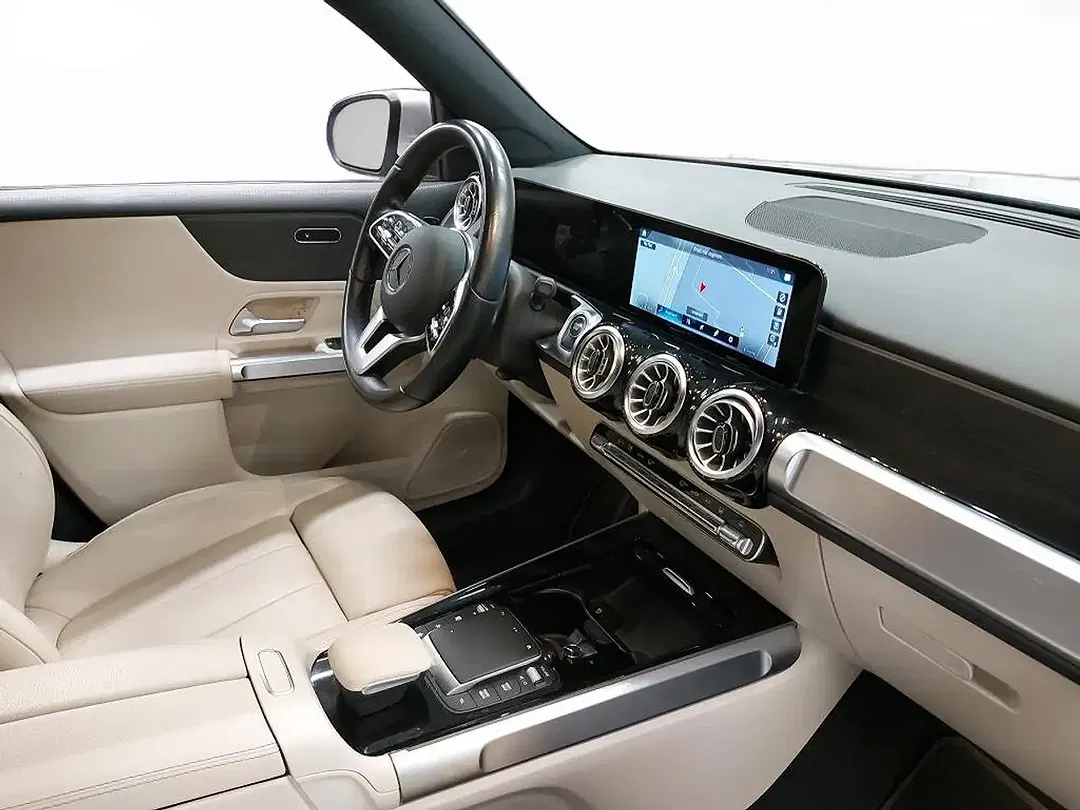Mercedes-Benz EQB 300 - Thumbnail 4