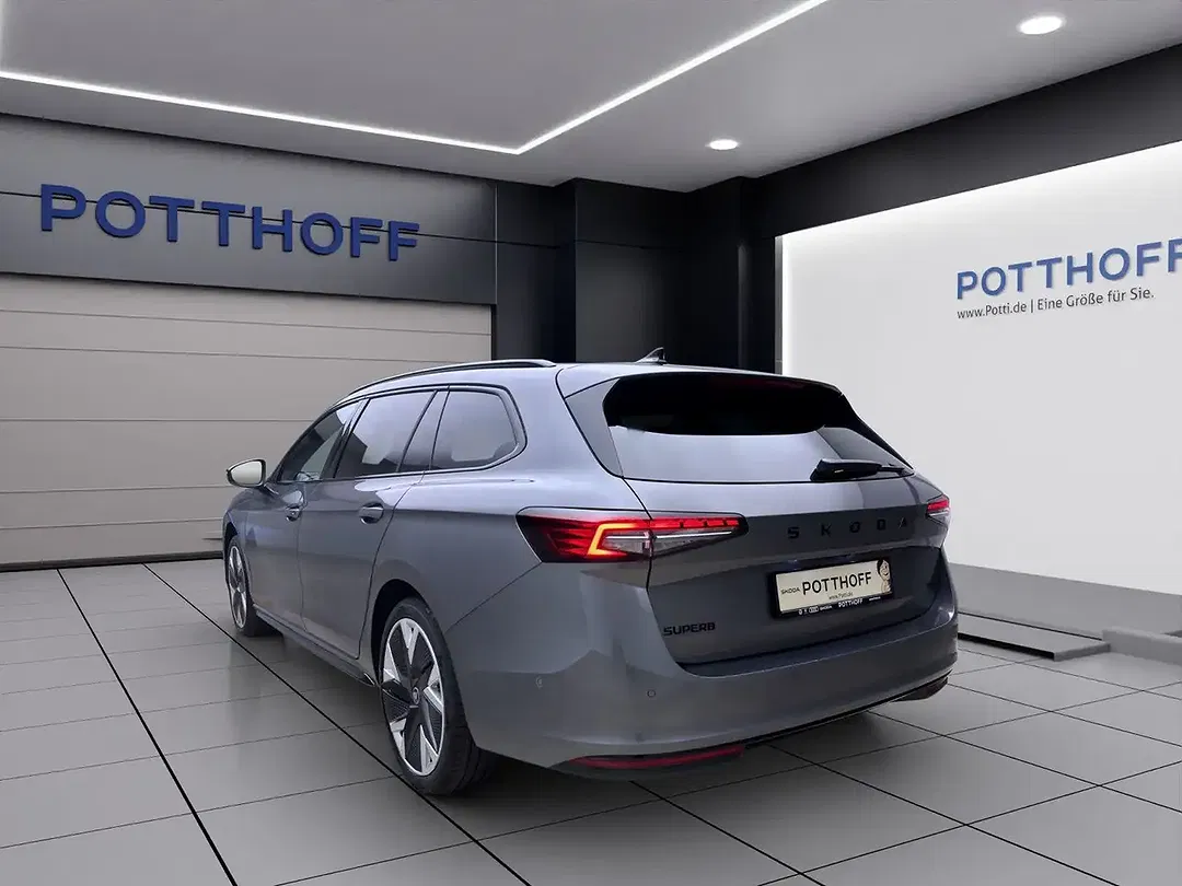 Skoda Superb - Thumbnail 3