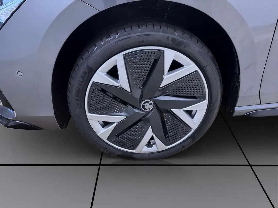 Skoda Superb - Thumbnail 9
