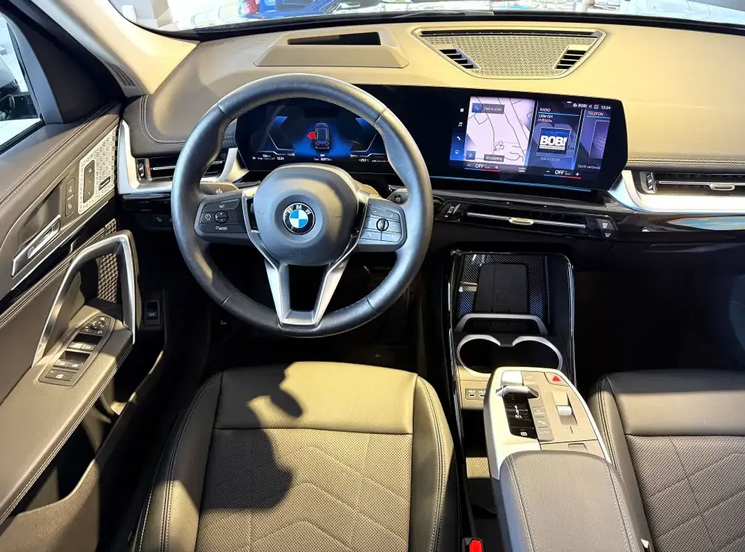 BMW X1 - Thumbnail 4