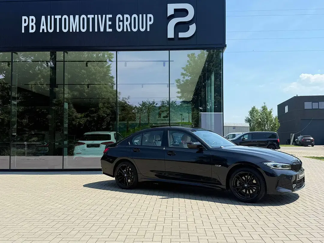 BMW 330 - Thumbnail 9