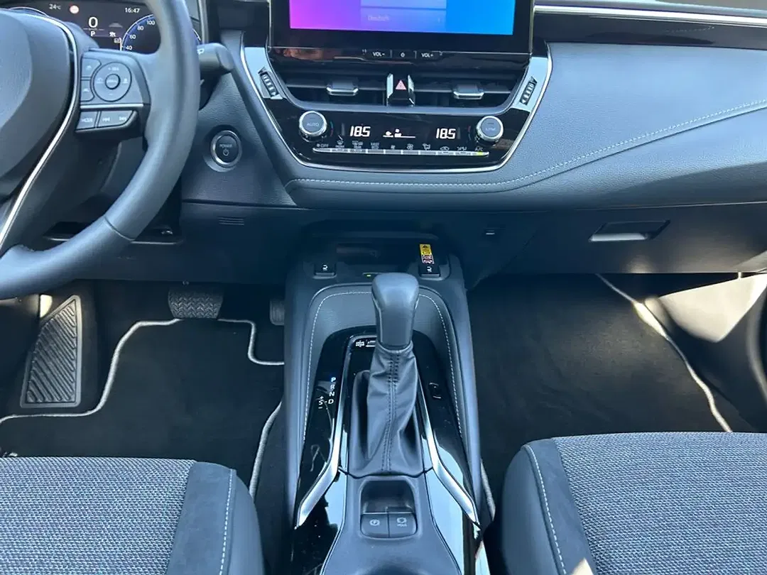 Toyota Corolla - Thumbnail 11