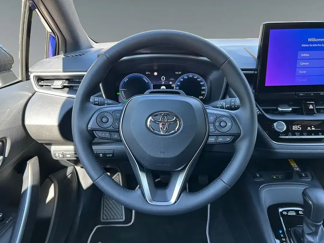 Toyota Corolla - Thumbnail 12