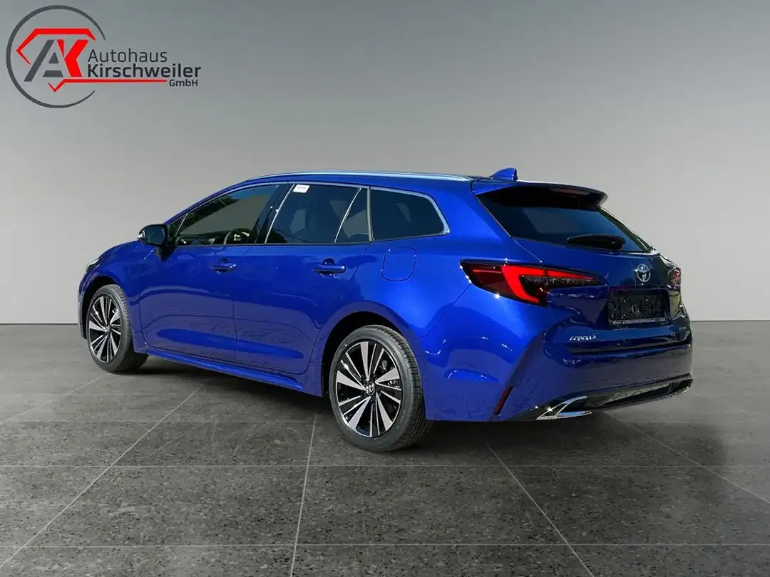 Toyota Corolla - Thumbnail 3