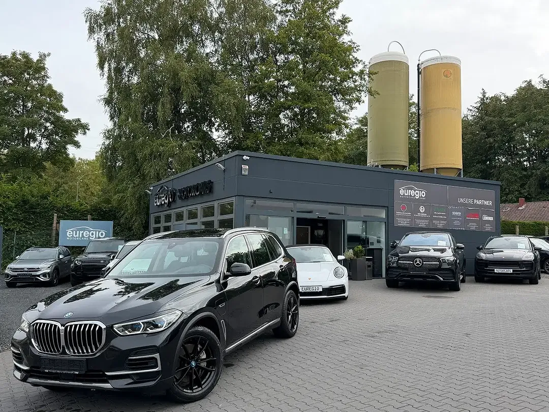 BMW X5 - Thumbnail 3