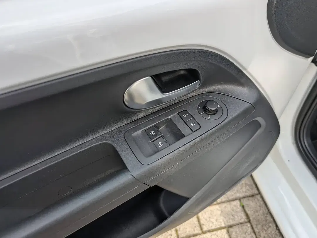 Volkswagen up! - Thumbnail 14