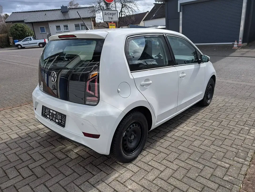 Volkswagen up! - Thumbnail 9